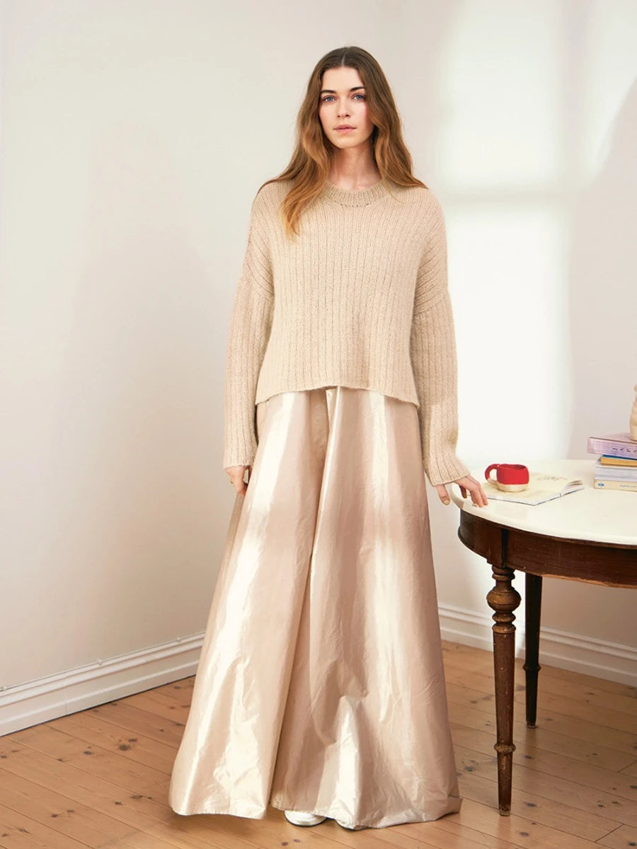 Hilda Sweater Strickanleitung und Garnset von Sandnes Garn aus 2403 DIY, gestrickt mit Sunday und Tynn Silk Mohair, Bild 2