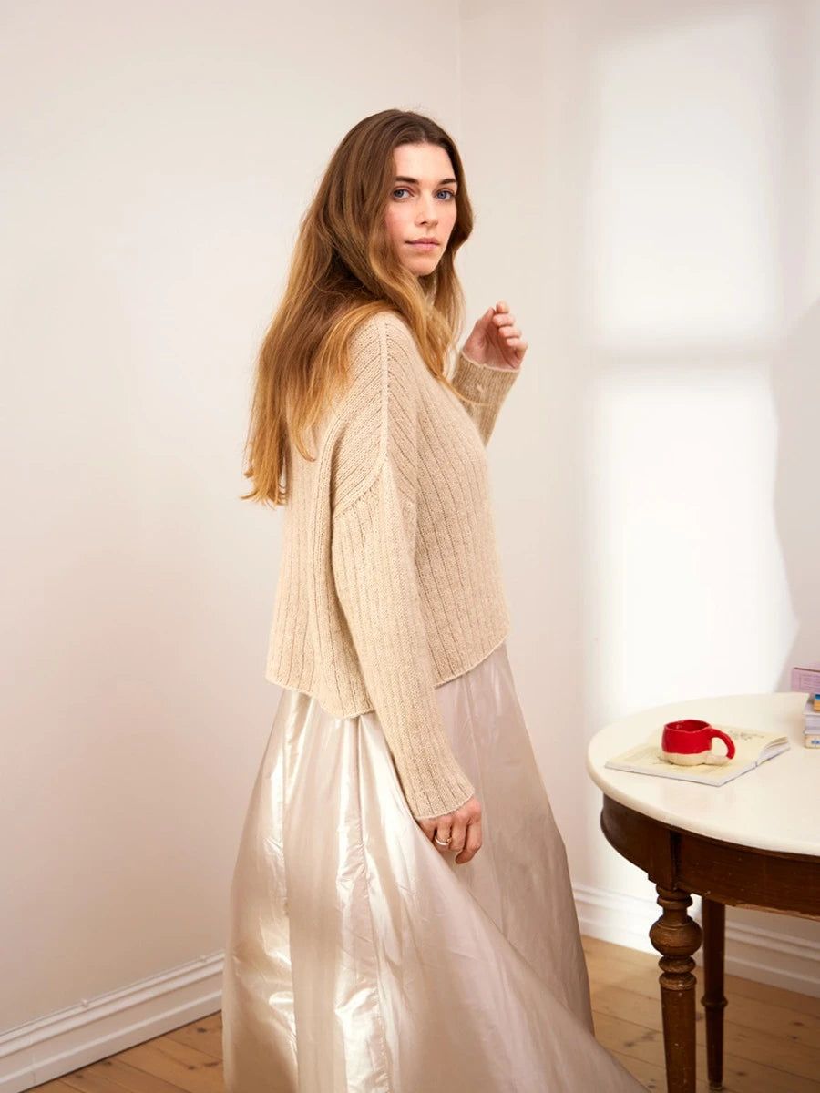 Hilda Sweater Strickanleitung und Garnset von Sandnes Garn aus 2403 DIY, gestrickt mit Sunday und Tynn Silk Mohair, Bild 3