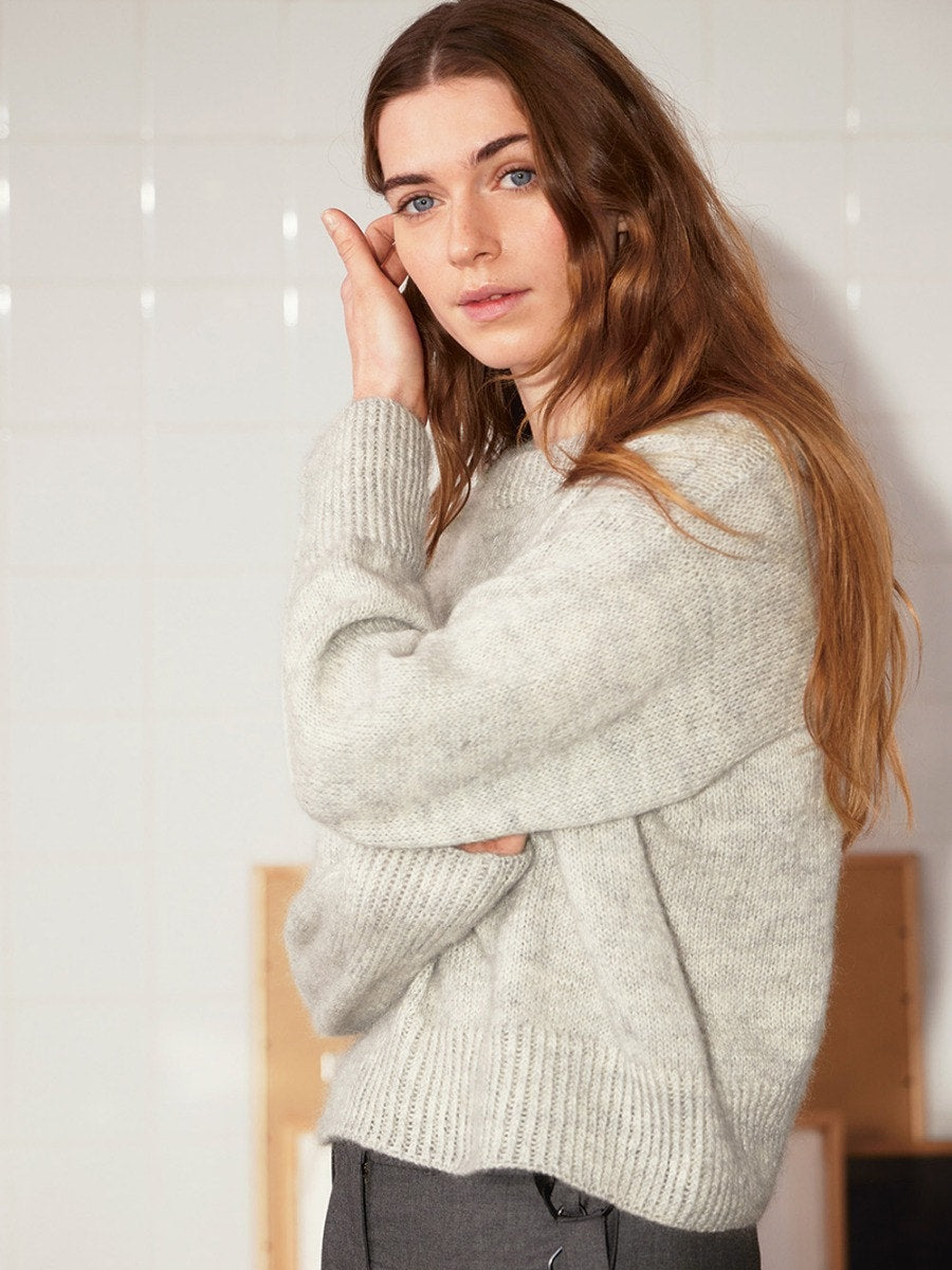Heather Sweater Strickanleitung und Garnset von Sandnes Garn aus 2403 DIY, gestrickt mit Tynn Peer Gynt und Tynn Silk Mohair, Bild 1